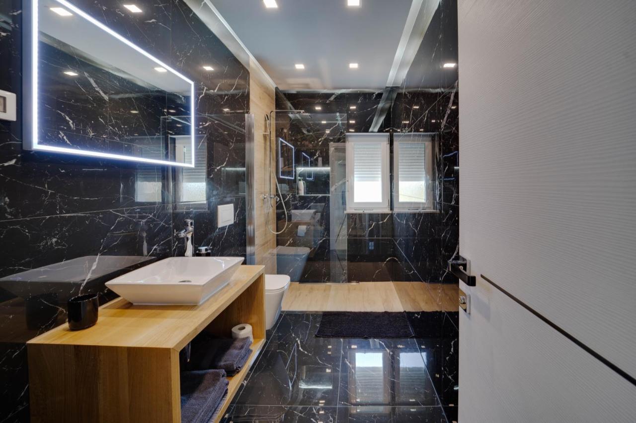 Black Diamond Apartment Vilanija Kültér fotó