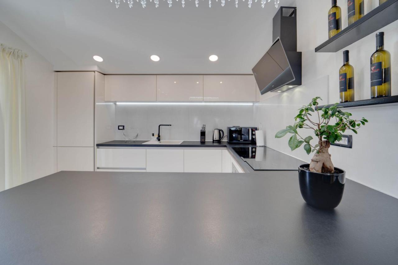 Black Diamond Apartment Vilanija Kültér fotó