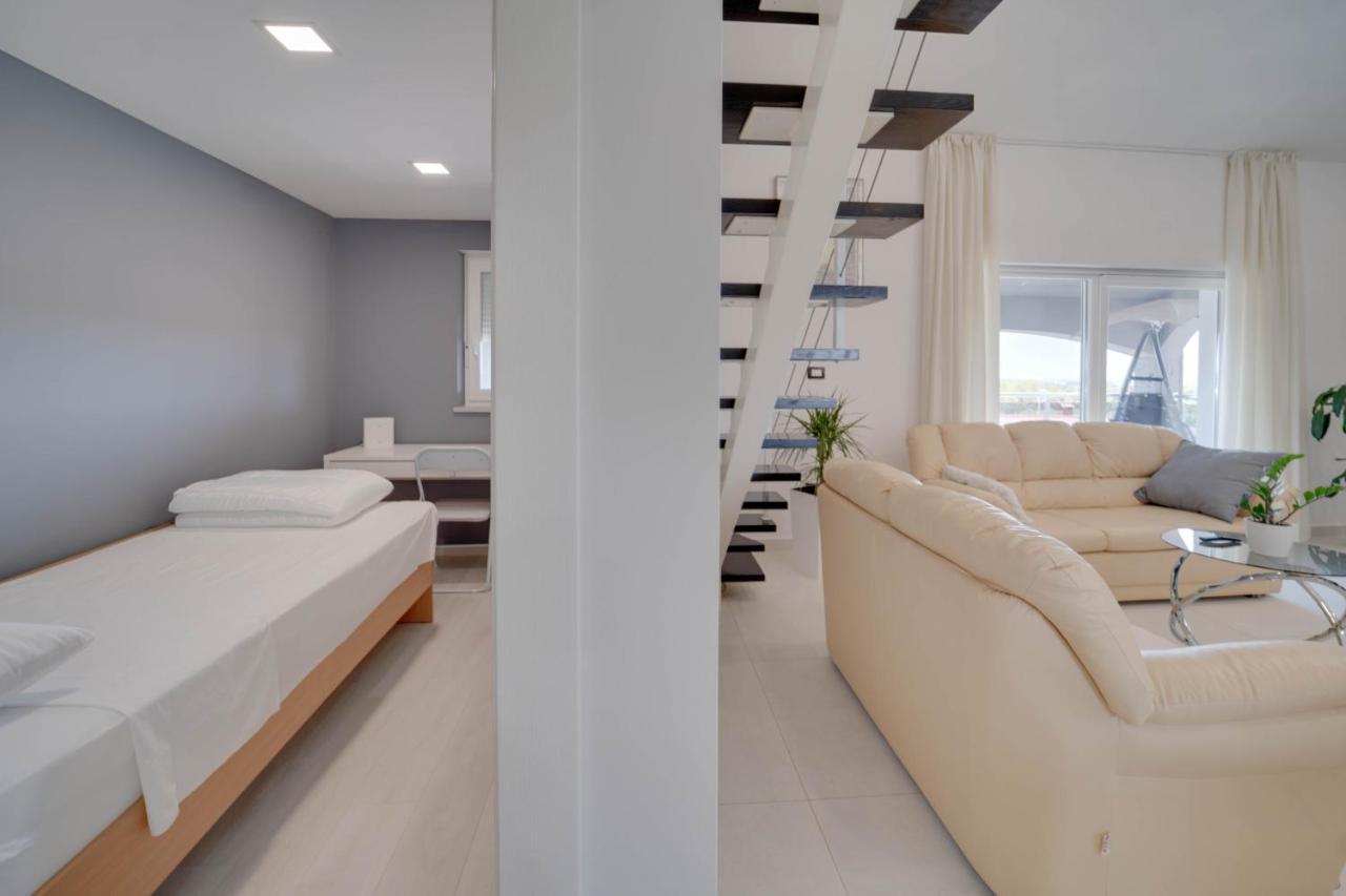 Black Diamond Apartment Vilanija Kültér fotó