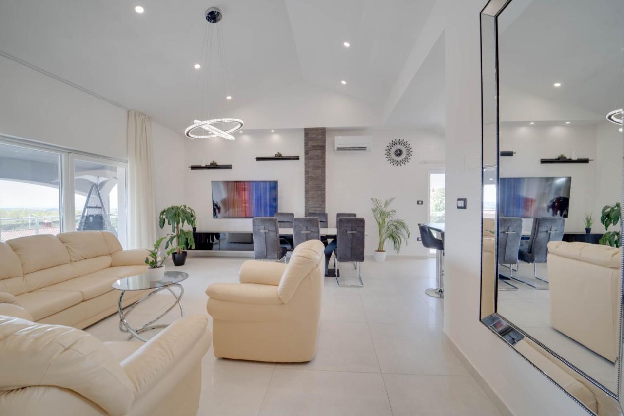 Black Diamond Apartment Vilanija Kültér fotó